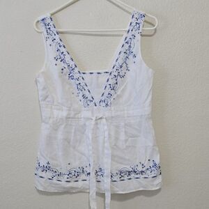 Ann Taylor White Vintage. Blouse with Blue Embroidery And Waist Tiied Size 8